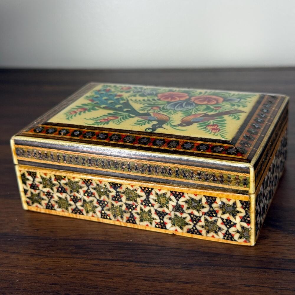 Vintage Peacock Trinket Box Hand Painted Lacquer Floral Inlaid Wood - Picture 6 of 10